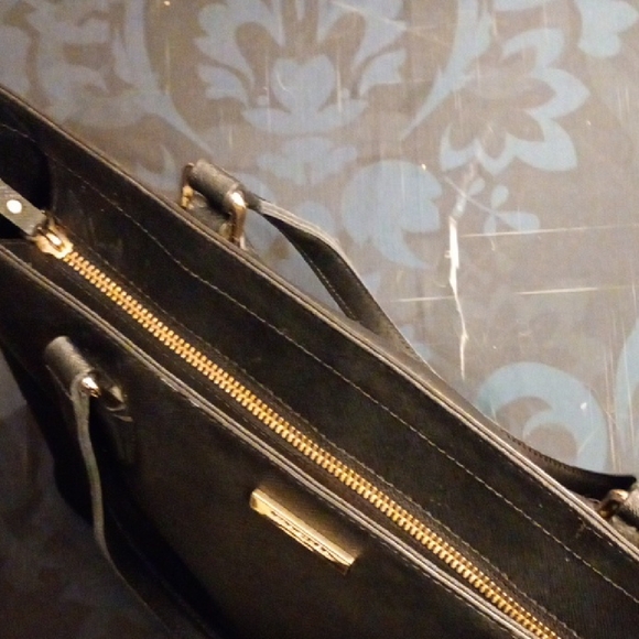 Kate Spade Classic Black Leather Tote - Picture 8 of 12